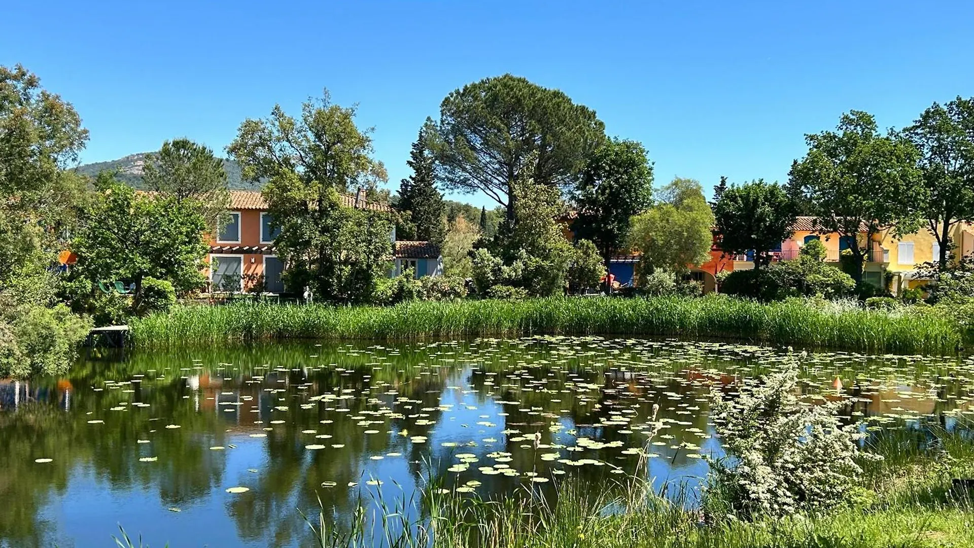 Les Restanques Maison 26 Pinede 3 Chambres Grimaud 0*,  France